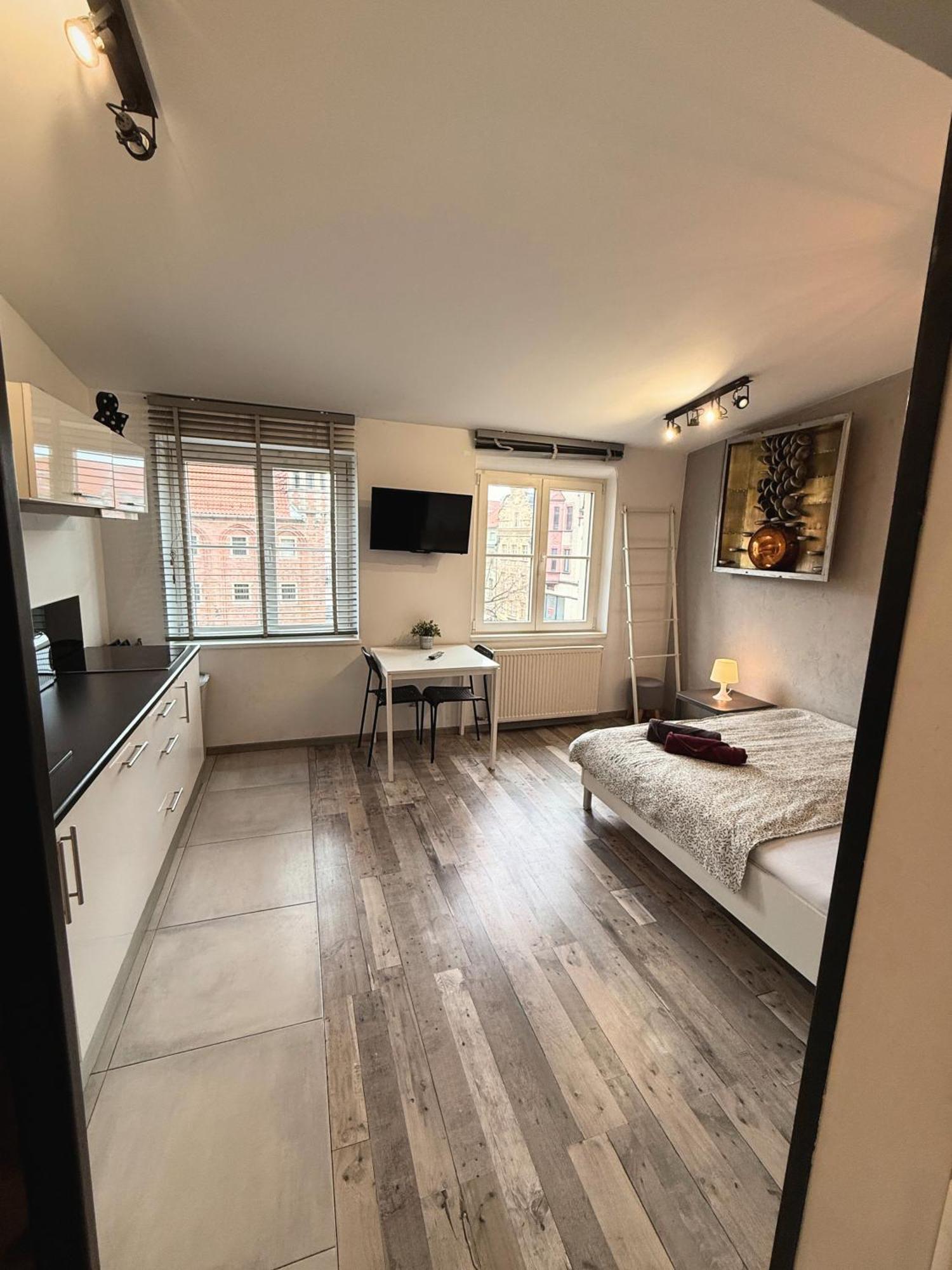 Apartament Z Widokiem Na Pomnik Kopernika - Rynek Staromiejski Stary Toruń المظهر الخارجي الصورة
